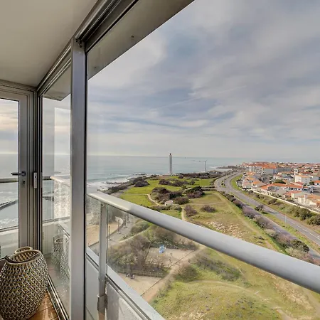 Elegant Penthouse Vue & Double Garage *